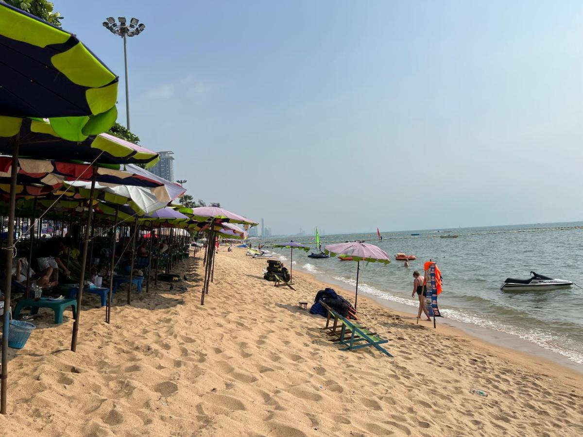 Yuri Guesthouse Pantai Jomtien Luaran gambar