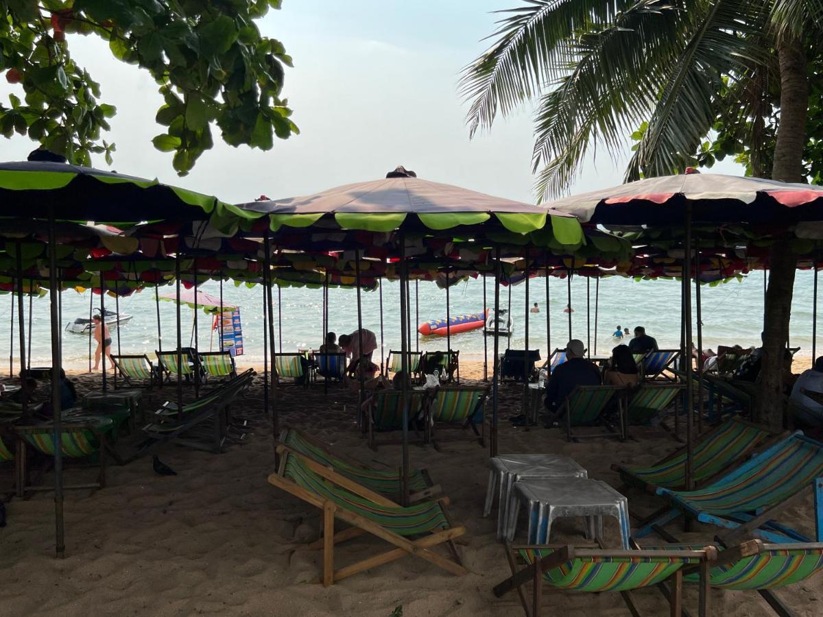 Yuri Guesthouse Pantai Jomtien Luaran gambar