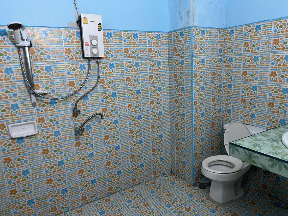 Yuri Guesthouse Pantai Jomtien Luaran gambar