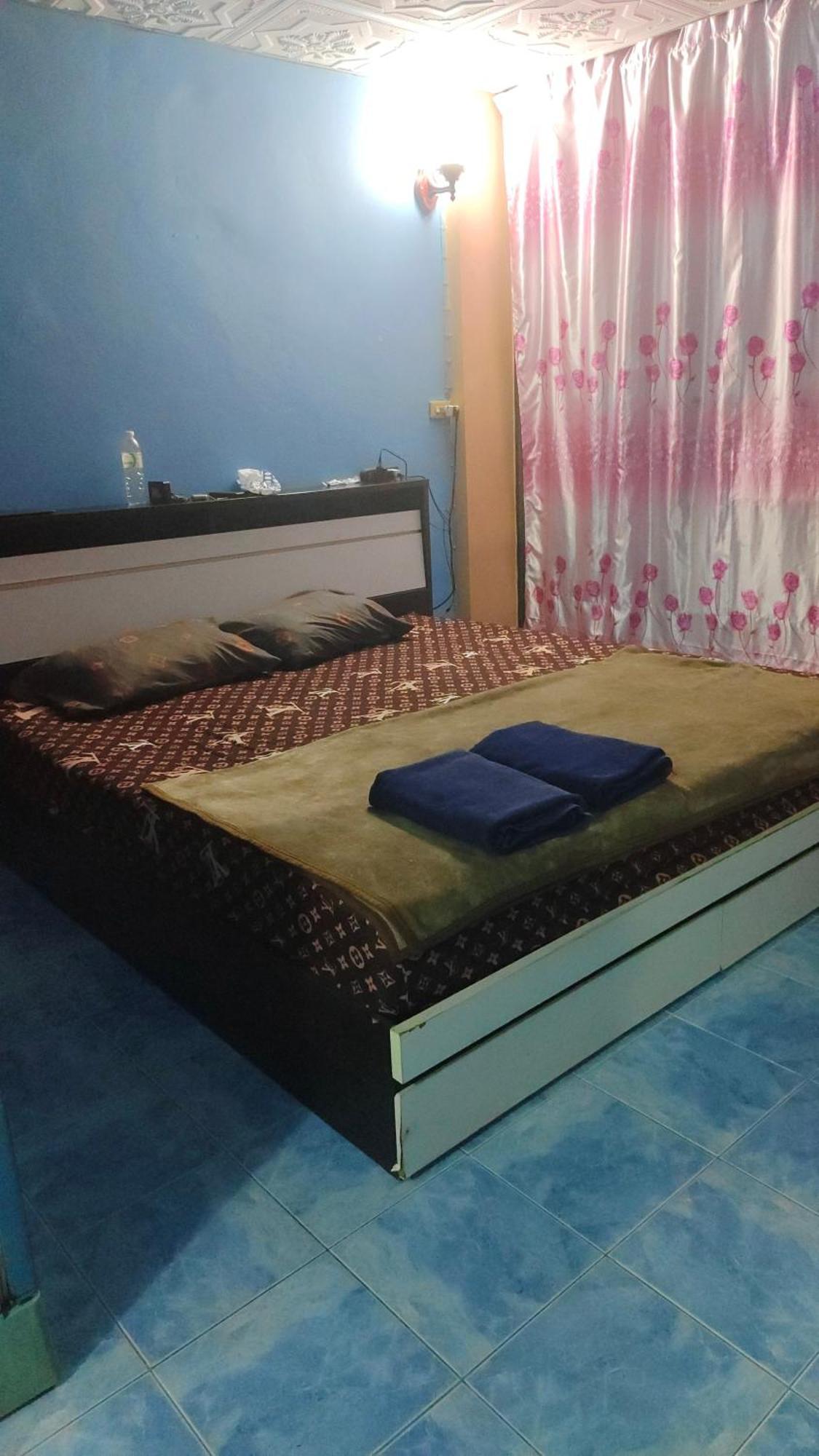 Yuri Guesthouse Pantai Jomtien Luaran gambar