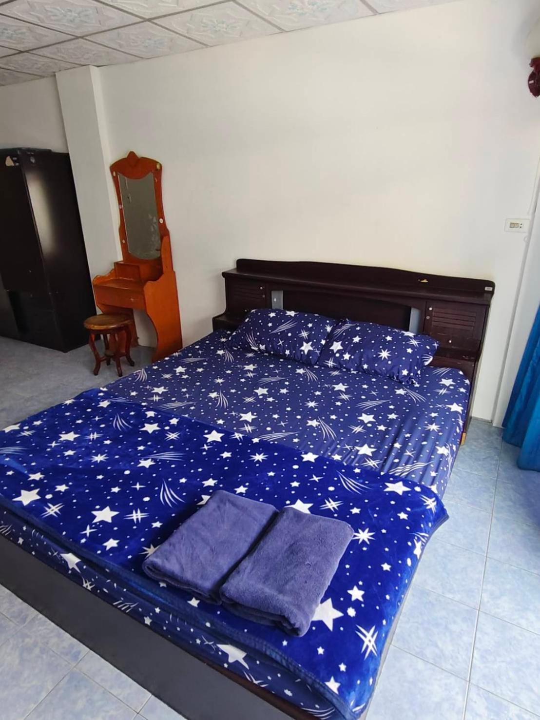 Yuri Guesthouse Pantai Jomtien Luaran gambar