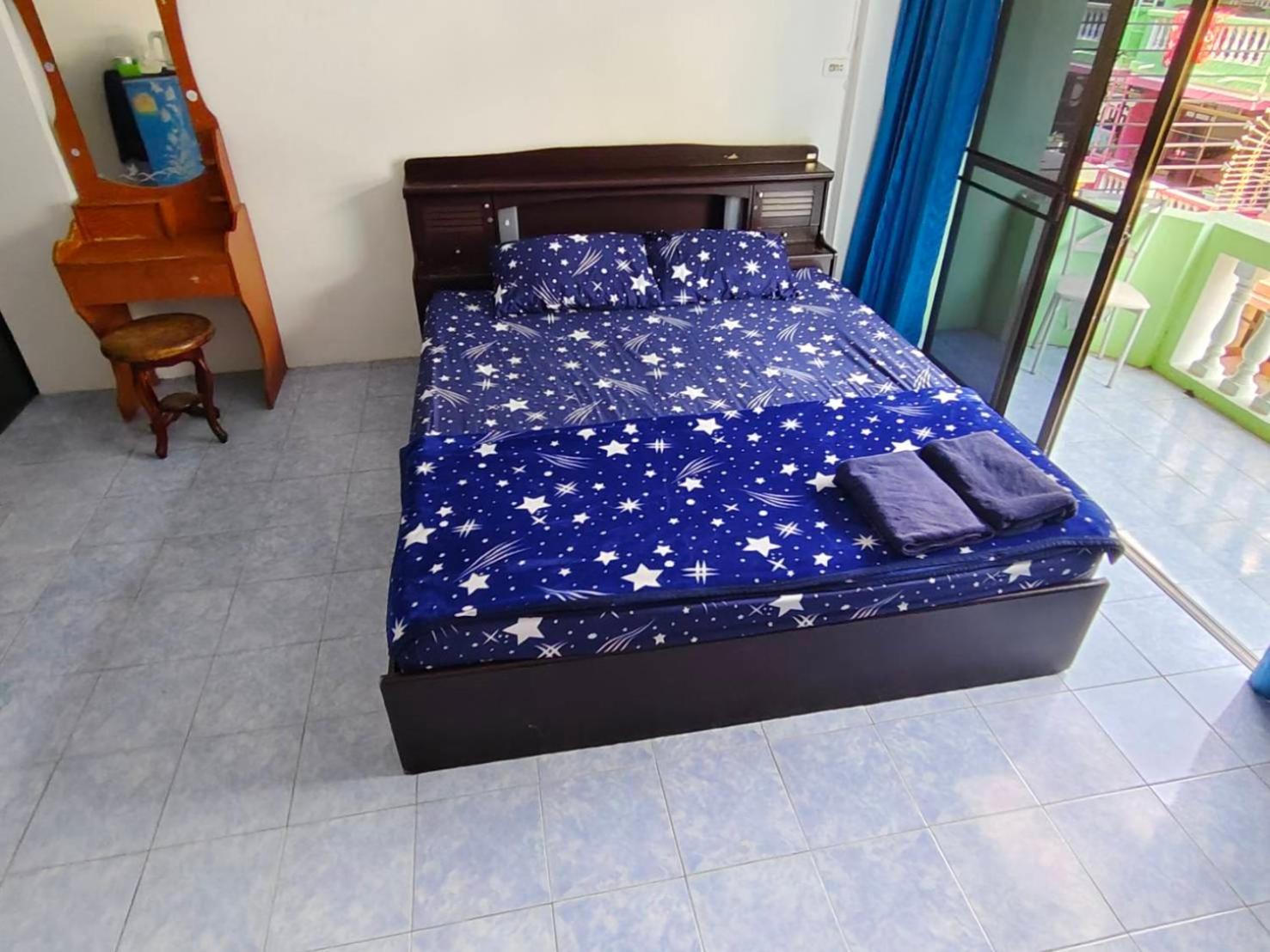 Yuri Guesthouse Pantai Jomtien Luaran gambar